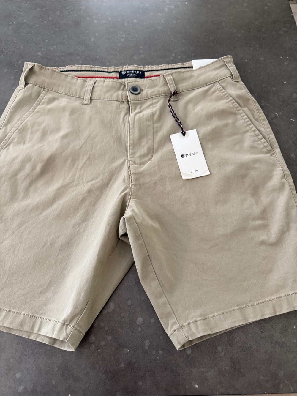 Sperry Men's Tan Flat-Front Chino Shorts